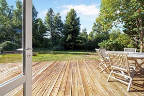 Outdoor dining - Beautiful summer house near forest and beach (Højby)