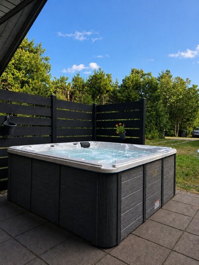 Family-friendly summer house by the North Sea