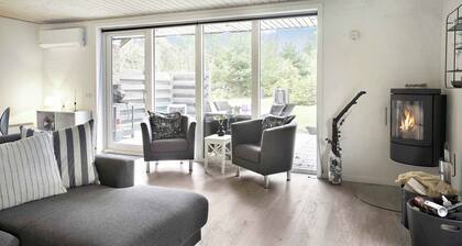 Family-friendly summer house by the North Sea