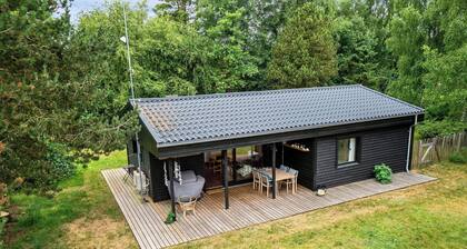 Cottage near beautiful sandy beach