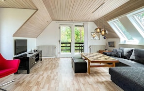TV - Lovely holiday home on Bornholm with sea view (Nexø)