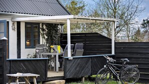Outdoor dining - Holiday apartment in peaceful surroundings (Nexø)