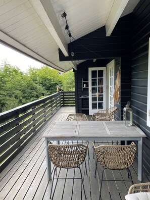 Outdoor dining - Summer house with sea view on beautiful Bornholm (Allinge)