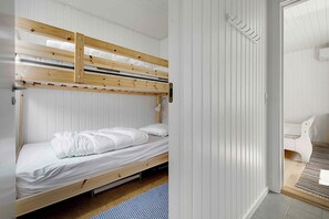 4 Schlafzimmer, Bügeleisen/Bügelbrett, kostenloses WLAN