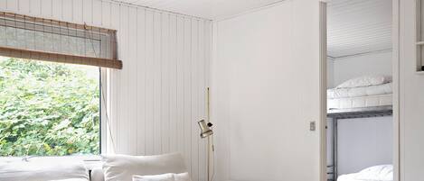 2 bedrooms, free WiFi