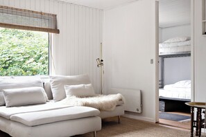 2 bedrooms, free WiFi - Charming house with big private terrace (Allinge)