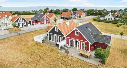 Charming terraced house by the beach and forest