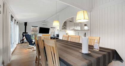 Cozy summer house on scenic Djursland