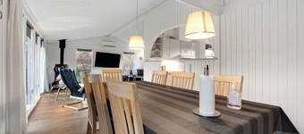 Cozy summer house on scenic Djursland