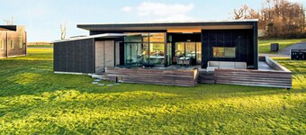 New modern holiday home near the beach