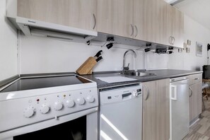 Kühlschrank, Ofen, Herdplatte, Geschirrspüler