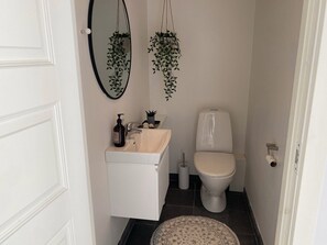 Bathroom - Stunning home in Unknown with 3 Bedrooms and WiFi (Allinge)