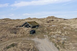 Exterior - Holiday home idyll in the dunes (Brovst)