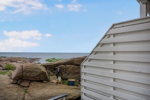 Property grounds - Holiday apartment on Bornholms cliffs (Allinge)