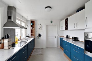 Réfrigérateur, four, plaque de cuisson, lave-vaisselle