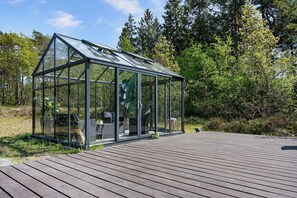 Terrace/patio - Beautiful holiday home on a scenic plot (Neksø)