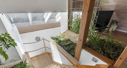 Child-friendly cottage with large indoor pool