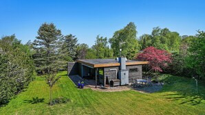 Exterior - Lovely holiday home close to town and beach (Græsted)