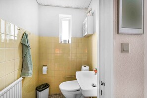 Hair dryer - Spacious house with sea views from all rooms (Rønne)