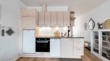 Réfrigérateur, four, lave-vaisselle, cafetiÚre/bouilloire