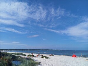 Beach - Charming cottage near the beach (Nexø)