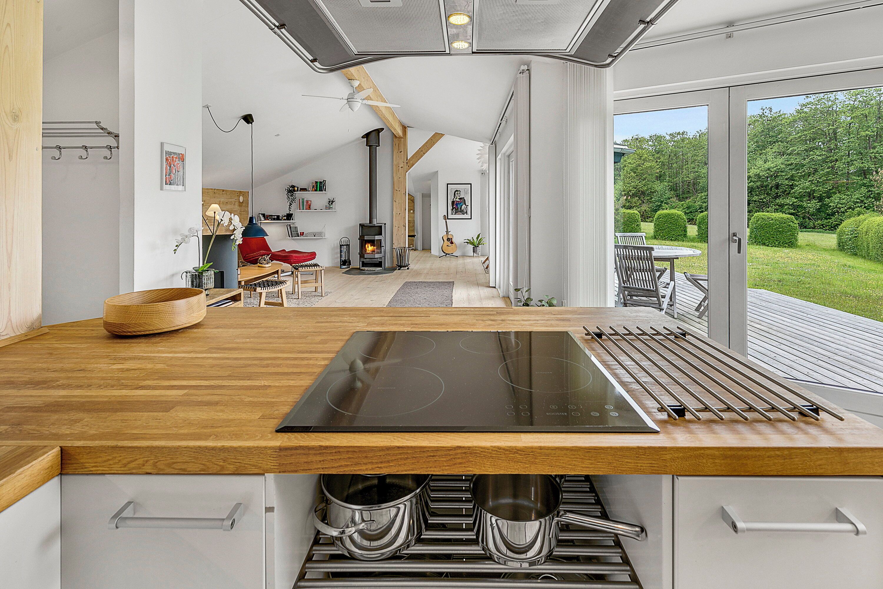 Frigorífico, horno, placa de cocina y cafetera o tetera