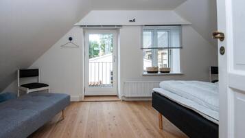 2 bedrooms, iron/ironing board, free WiFi