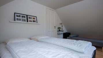 2 bedrooms, iron/ironing board, free WiFi