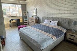 2 habitaciones, tabla de planchar con plancha, wifi y ropa de cama 