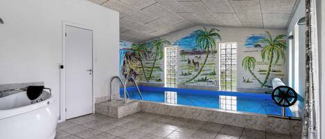 Piscine couverte, piscine chauffée