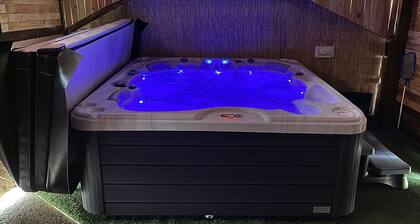 Le Fayé apartment with private Jacuzzi