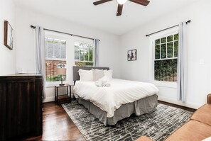 3 chambres, bureau, fer et planche à repasser, Wi-Fi gratuit