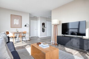 Télévision, chaîne hi-fi