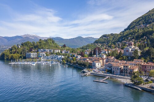 Cedar House Villa Few Minutes From Lake, Angera, Italy