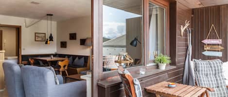 تناول الطعام بالخارج