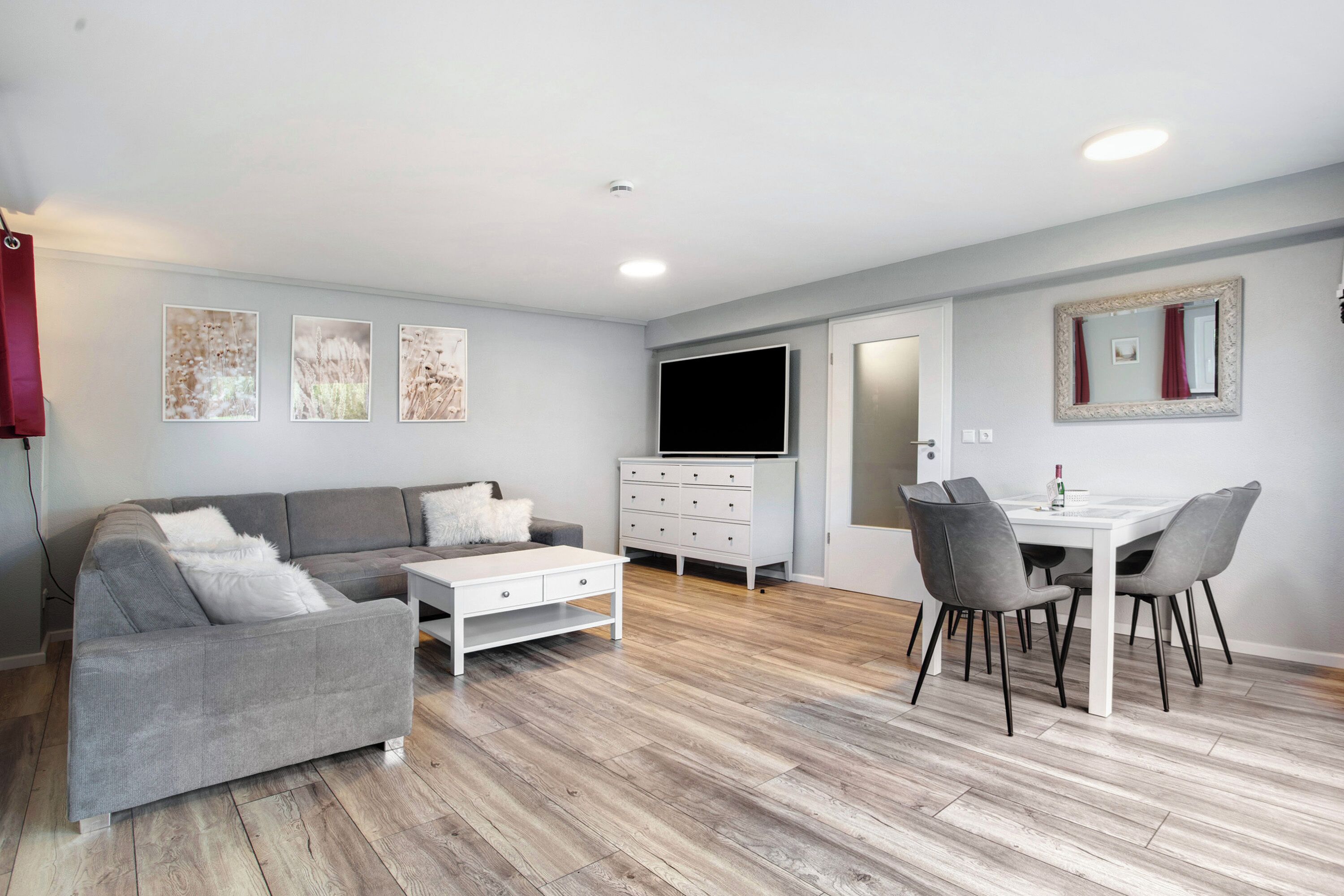 Fernseher, Tischtennisplatte