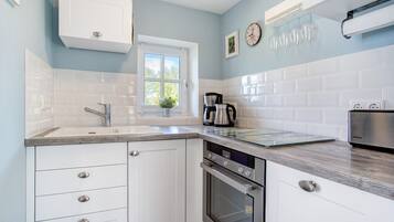 Geladeira, fogão, cooktop, lava-louças