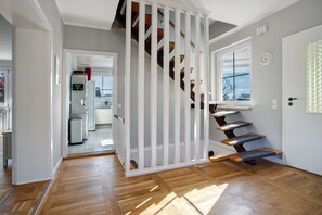 Interior - Apartment 'Rügenferienhaus ' with Shared Terrace and Wi-Fi (Schaprode)