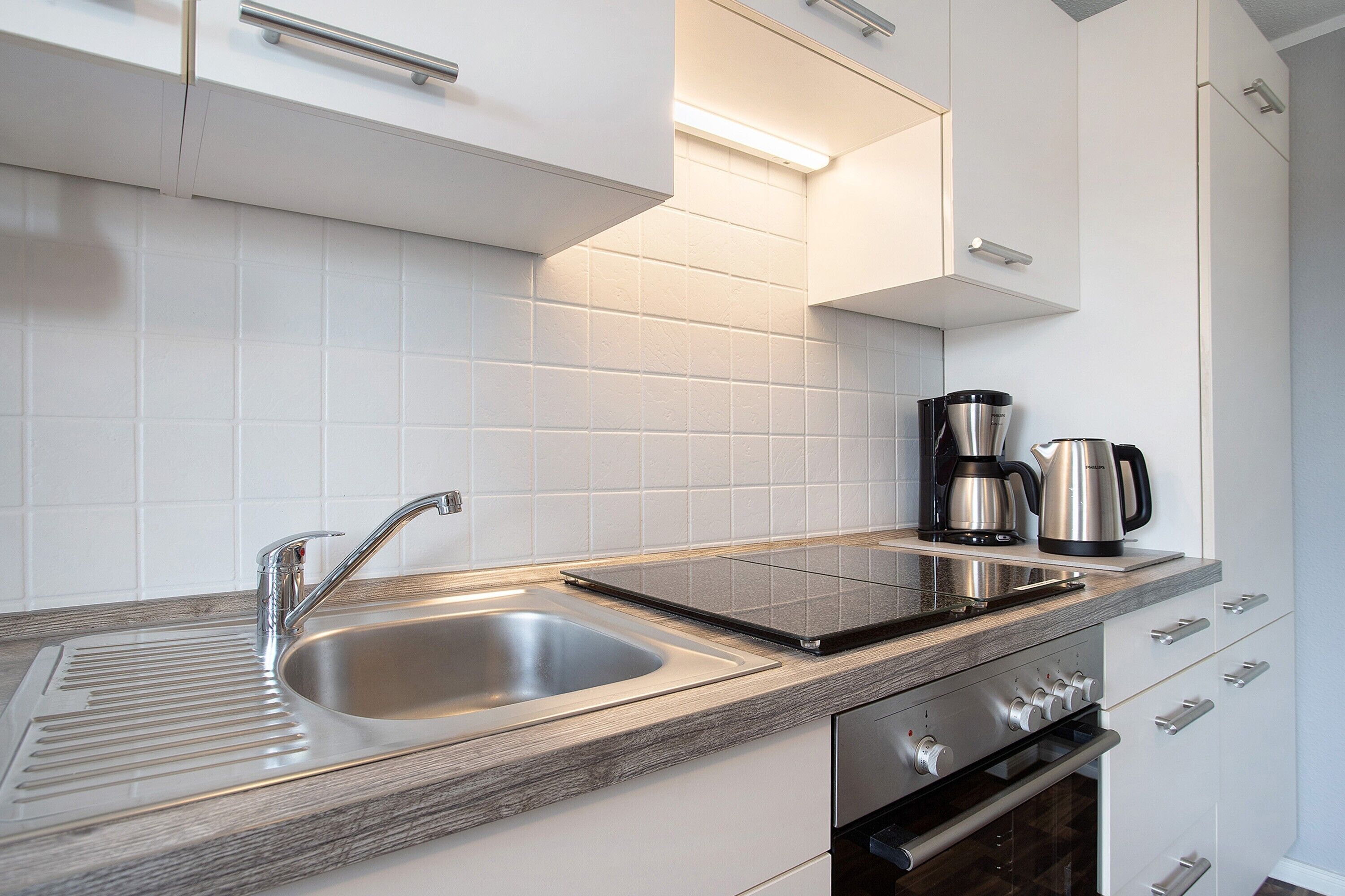 Geladeira, fogão, cooktop, lava-louças