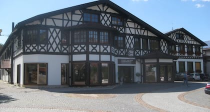 Ferienwohnung 'Schelb' mit Bergblick, Balkon und WLAN