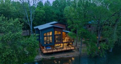 Serenity Shores Modern Cabin on a River in Broken Bow