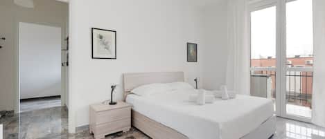 1 habitación, tabla de planchar con plancha, internet y ropa de cama