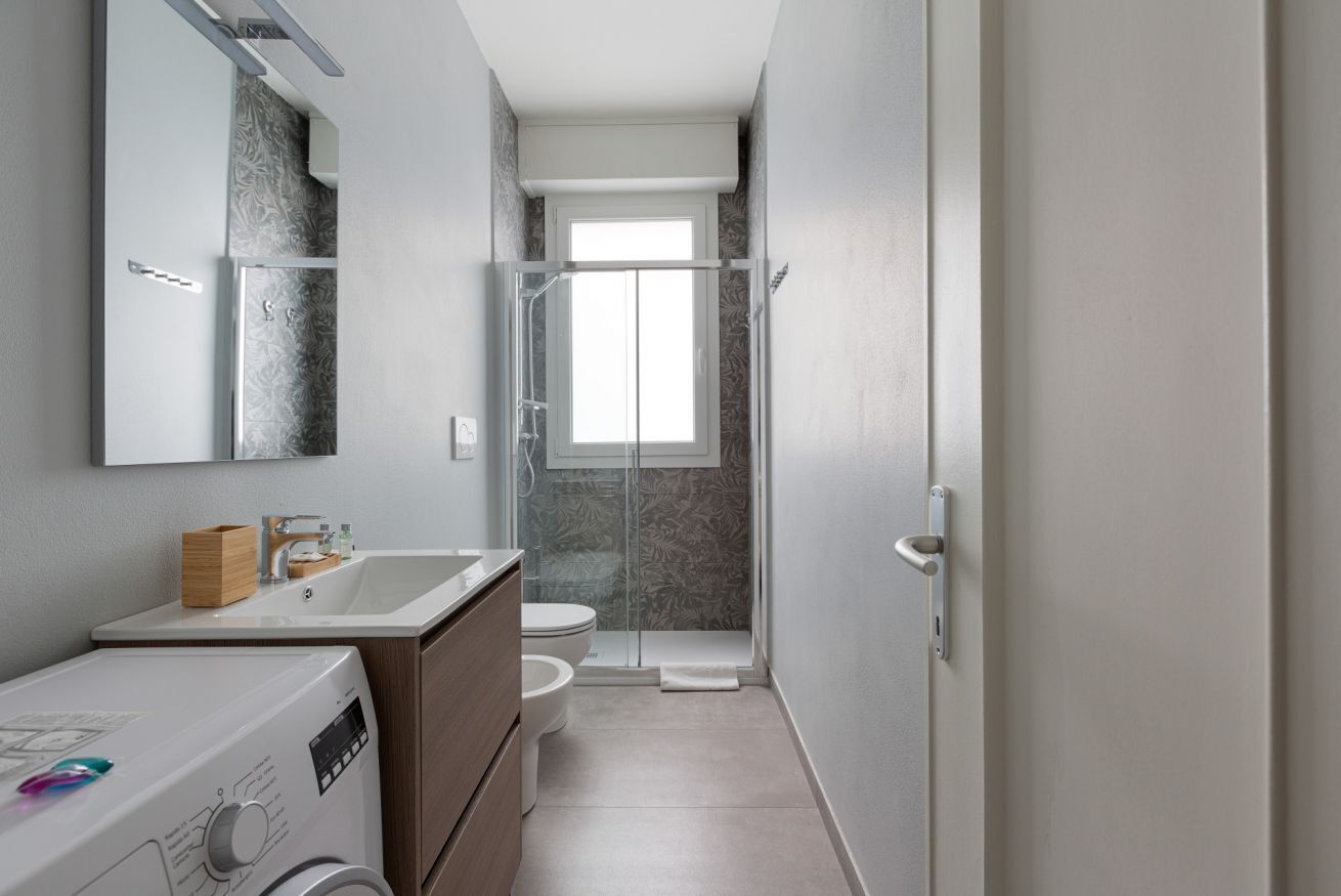 Dusche, Haartrockner, Bidet, Handtücher