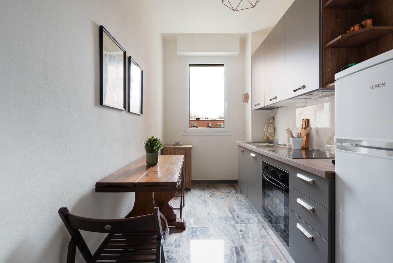 Microonde, forno, piano cottura, lavastoviglie