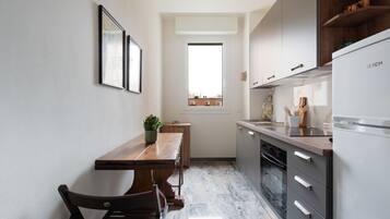 Microonde, forno, piano cottura, lavastoviglie