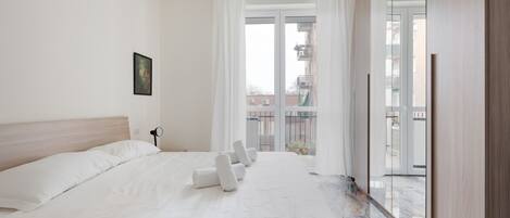 1 habitación, tabla de planchar con plancha, internet y ropa de cama