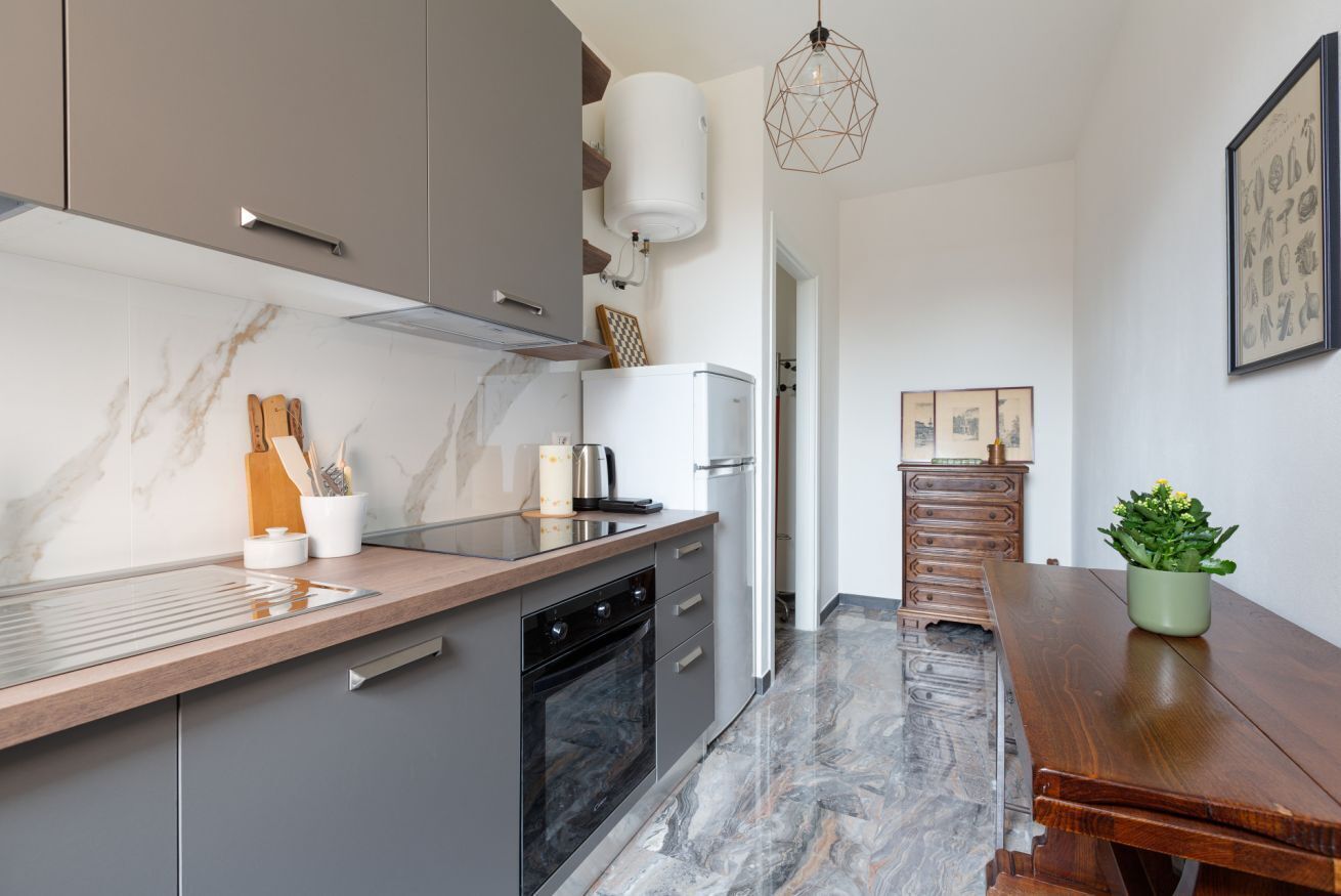 Micro-ondes, four, plaque de cuisson, lave-vaisselle