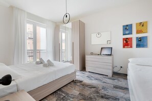 1 soverom, strykejern/-brett, internettilgang og sengetøy