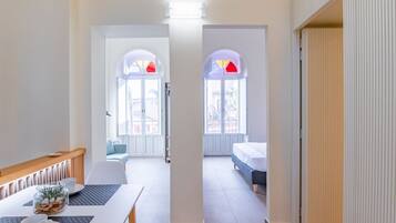 1 sovrum, strykjÀrn/strykbrÀda och sÀngklÀder