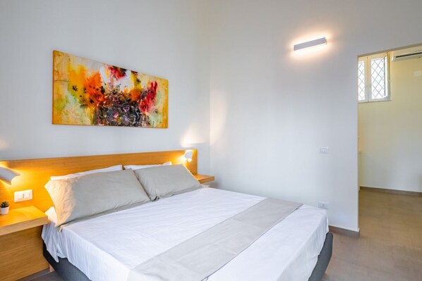 1 bedroom, iron/ironing board, bed sheets